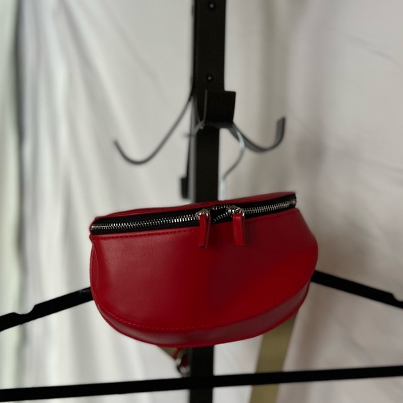 NWOT Never used! Red belt purse/ funny pack - Picture 14 of 14